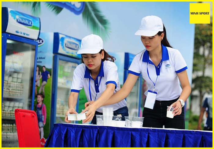 áo đồng phục nhân viên bán hàng sữa vinamilk