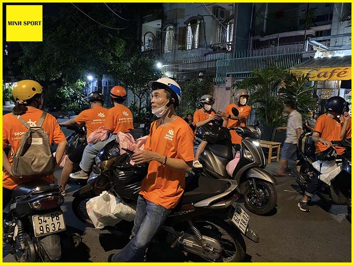 xưởng may áo thun đồng phục