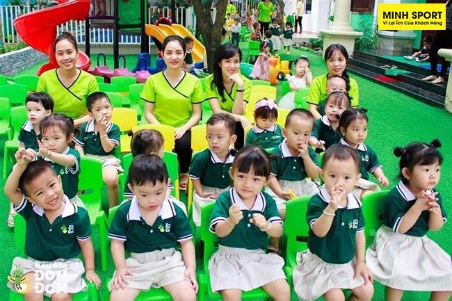 đồng phục giáo viên mầm non