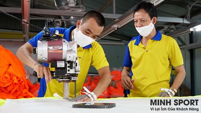 may áo thun đồng phục công nhân