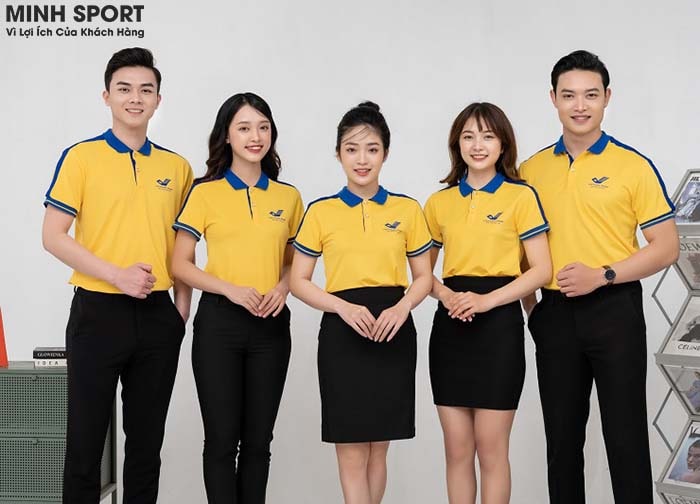 so sánh áo thun đồng phục cổ tròn và cổ bẻ