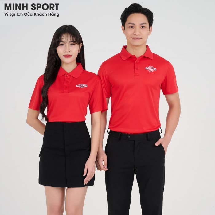 so sánh áo thun đồng phục cổ tròn và cổ bẻ