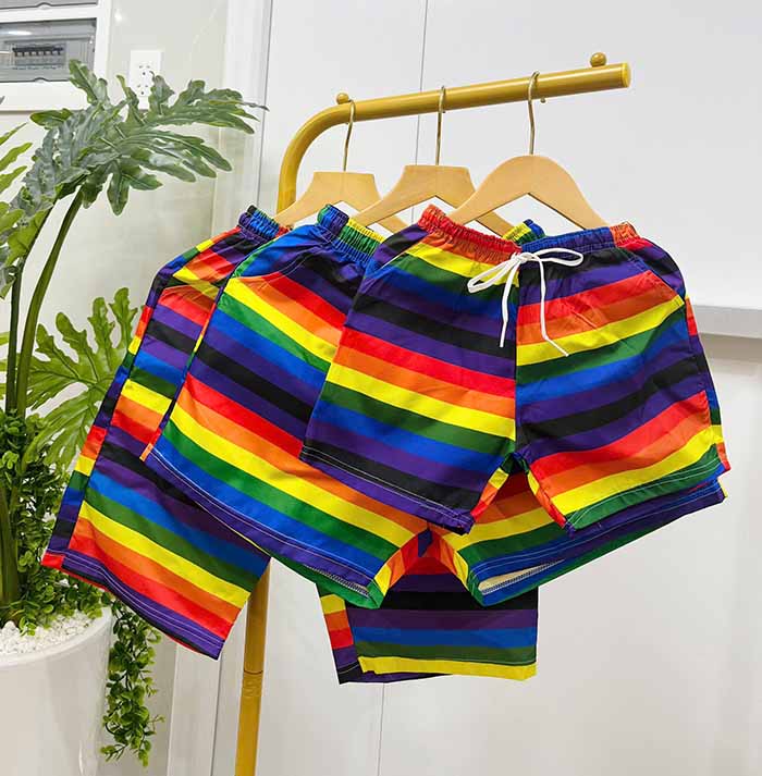 quần short đồng phục đi biển họa tiết