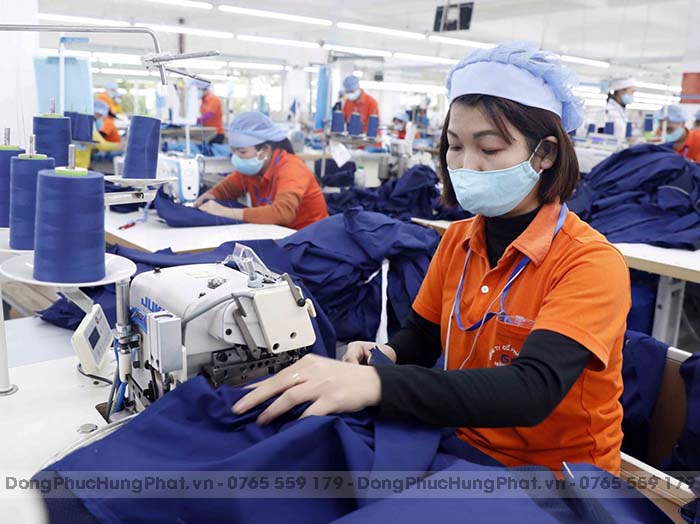 may áo thun đồng phục công nhân giá rẻ