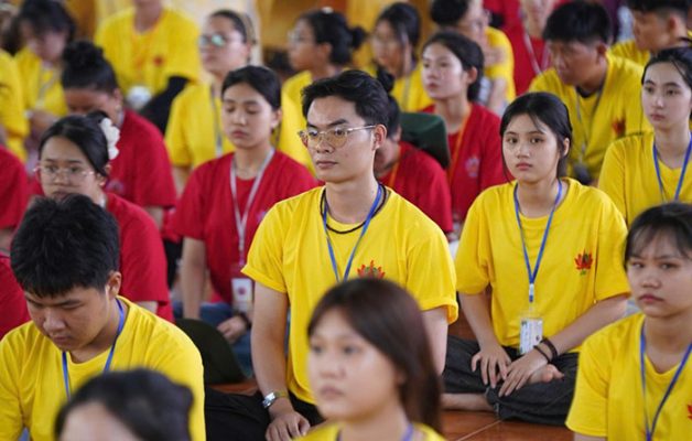 áo đồng phục khóa tu mùa hè