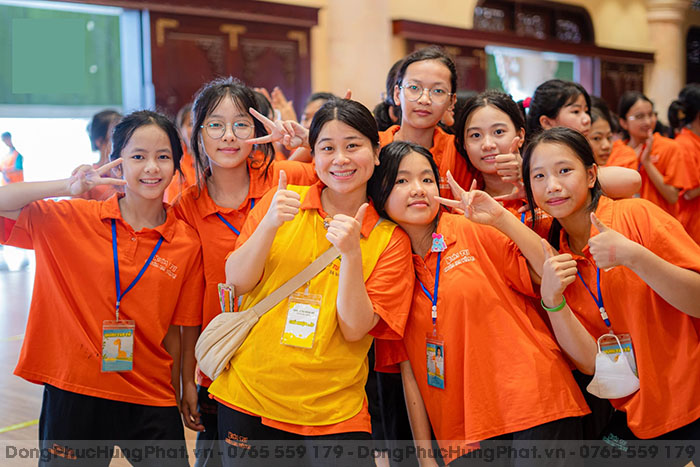 áo đồng phục khóa tu mùa hè