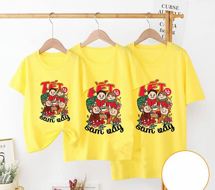 in áo thun tết gia đình cổ tròn màu Vàng