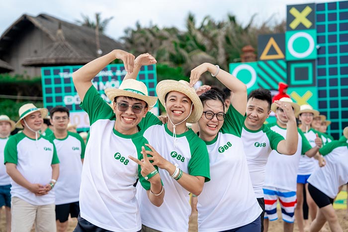 áo thun đồng phục cổ tròn team building màu trắng