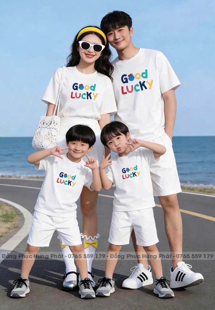 đồng phục gia đình màu trắng