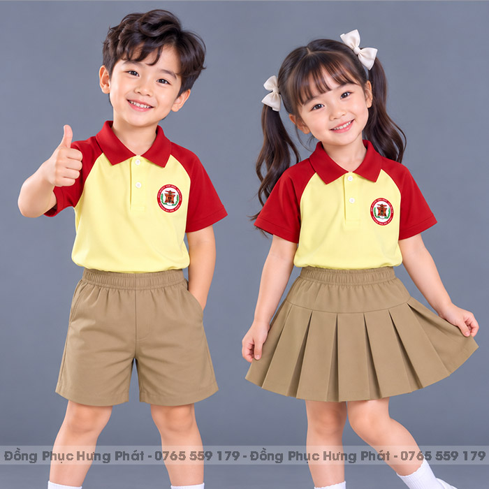 đồng phục mầm non và tiểu học polo màu be phối đỏ