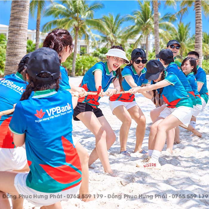 áo đồng phục team building đi biển ngân hàng VPBank