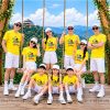 áo thun đồng phục team building đi biển in hình holiday màu vàng